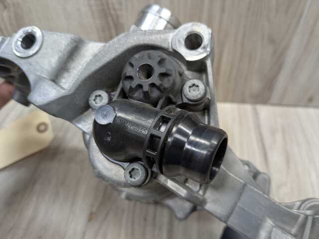 OEM BMW F39 F44 F48 X1 X2 228 M235 Engine Water Coolant Pump w/ Support