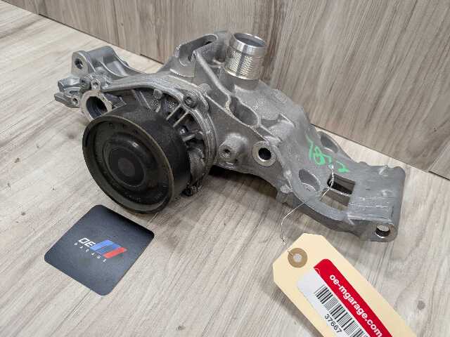 OEM BMW F39 F44 F48 X1 X2 228 M235 Engine Water Coolant Pump w/ Support
