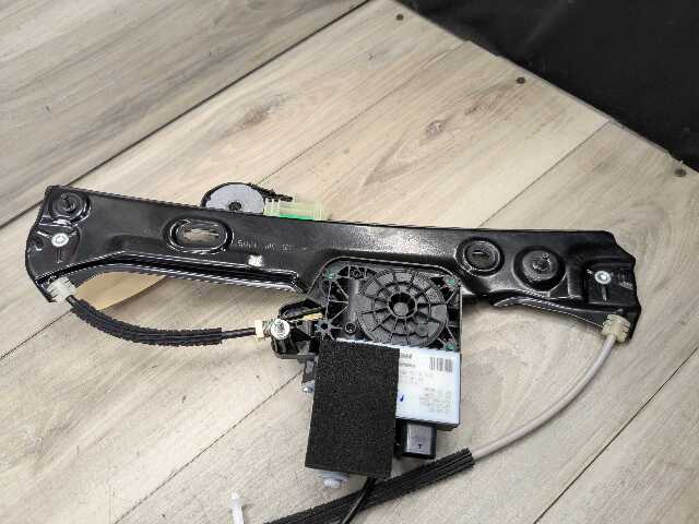 OEM BMW G22 G23 G82 G83 M4 Left Driver Door Window Regulator Lifter w/ Motor