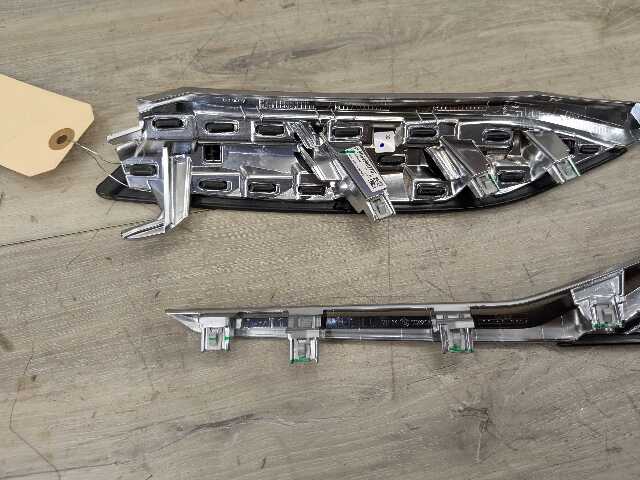 OEM BMW G20 G22 G23 G26 G80 G82 G83 Left Right Center Console Knee Molding Trim