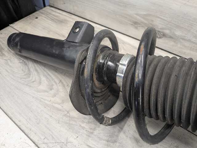 KYB BMW F30 F32 F33 F36 AWD Front Left Right Strut Shock Absorber