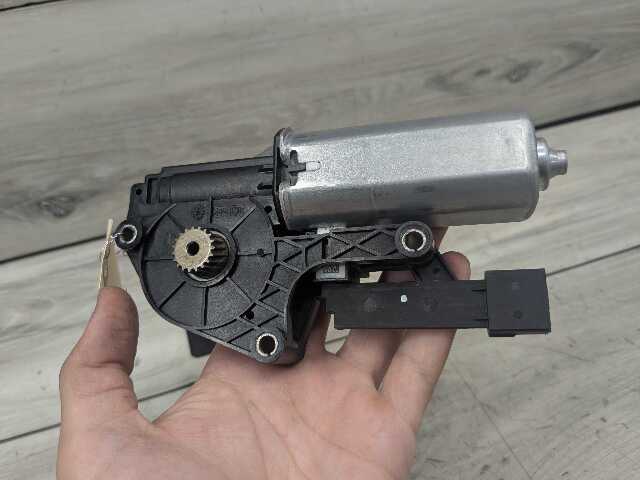 20-24 OEM BMW F44 228 M235 Sun Blind Shade Panoramic Roof Actuator Glass Motor