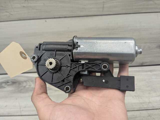 20-24 OEM BMW F44 228 M235 Sunroof Window Glass Panel Panoramic Roof Motor