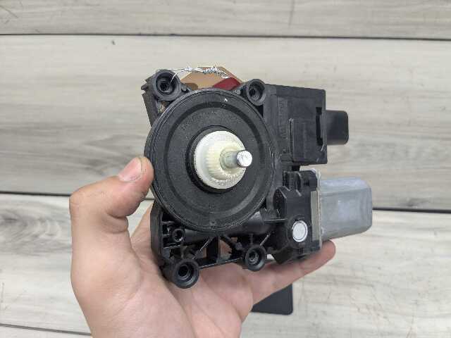 20-24 OEM BMW F44 228 M235 REAR Right Passenger Door Window Regulator Motor