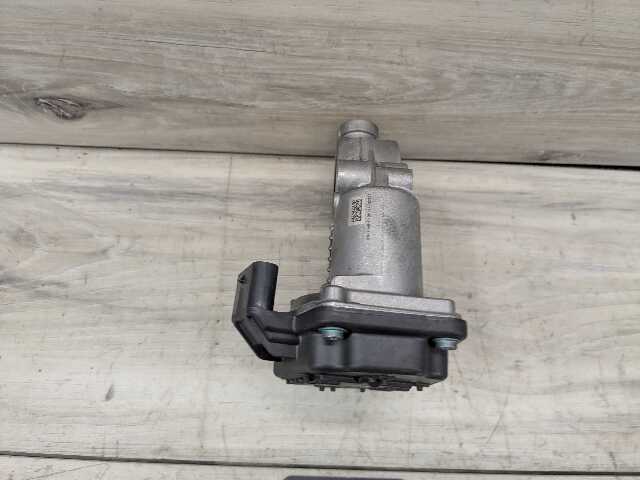 OEM BMW F39 F44 F48 F90 M5 G05 M50 G30 M550 G12 750 G16 850 Engine Throttle Body