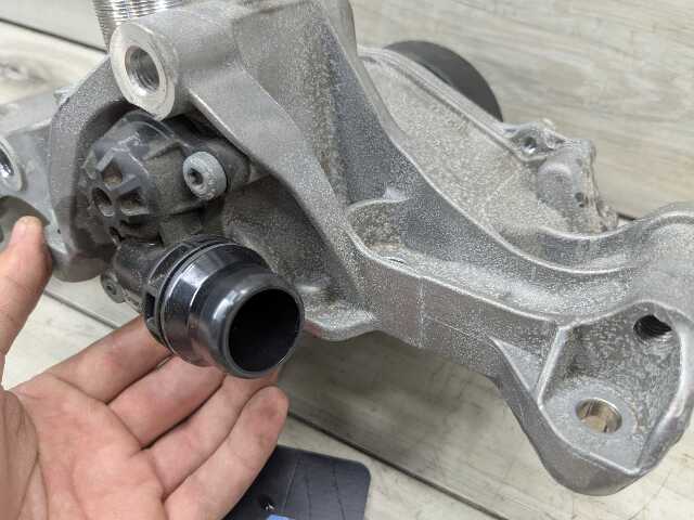 OEM BMW F39 F44 F48 X1 X2 228 M235 Engine Water Coolant Pump w/ Support