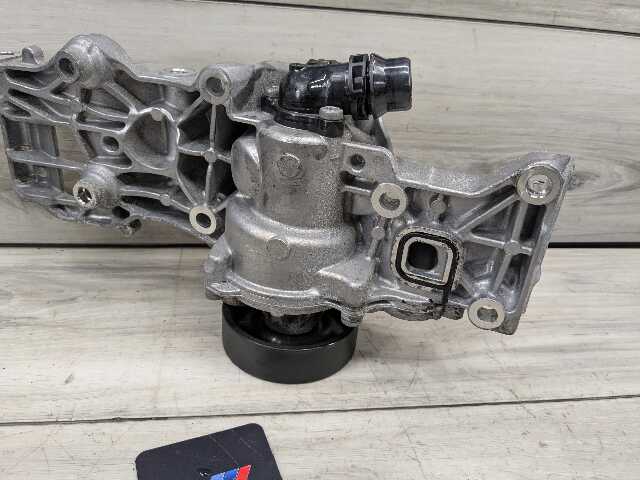 OEM BMW F39 F44 F48 X1 X2 228 M235 Engine Water Coolant Pump w/ Support