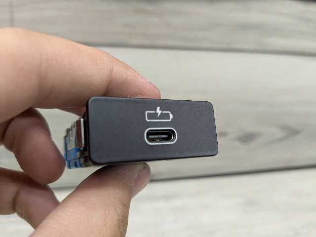 OEM BMW F48 F97 G01 G20 G22 G23 G26 G30 USB Type C Socket Charger Port Connector