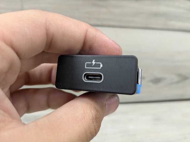 OEM BMW F48 F97 G01 G20 G22 G23 G26 G30 USB Type C Socket Charger Port Connector