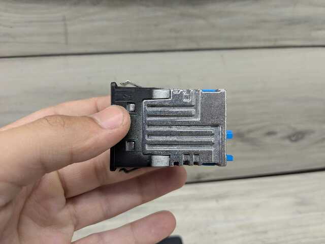 OEM BMW F48 F97 G01 G20 G22 G23 G26 G30 USB Type C Socket Charger Port Connector