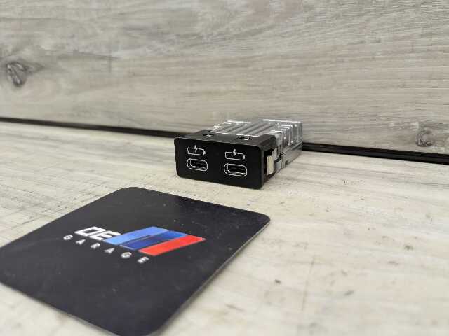 OEM BMW F48 F97 G01 G12 G20 G26 G30 USB Type C Socket Charger Port Connector