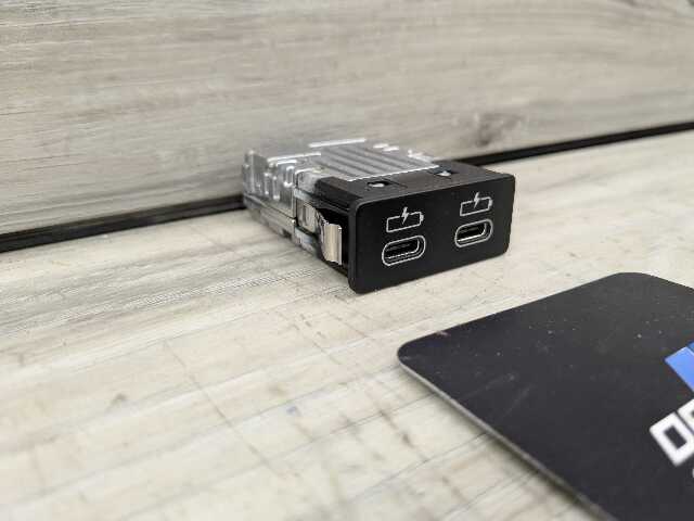 OEM BMW F48 F97 G01 G12 G20 G26 G30 USB Type C Socket Charger Port Connector