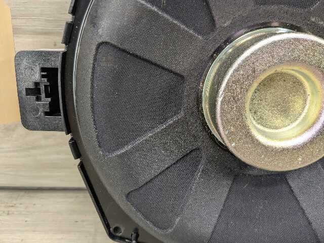 16-24 OEM BMW F39 F44 F48 X1 X2 Left Right Sub Subwoofer Audio Speaker HIFI