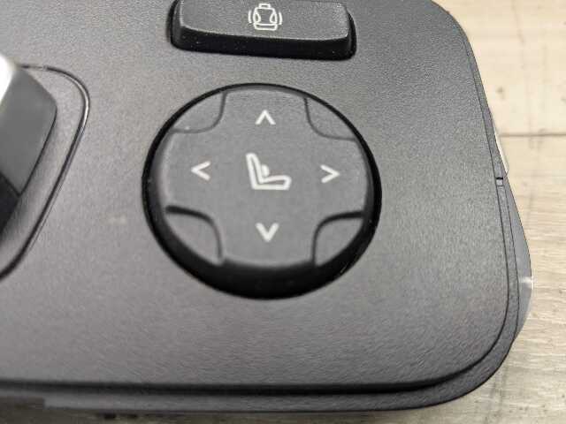 OEM BMW F97 F98 G01 G02 G20 Front Right Passenger Seat Adjustment Control Switch