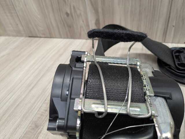 20-24 OEM BMW F44 228 M235 Front Left Driver Seat Belt Seatbelt Retractor Black