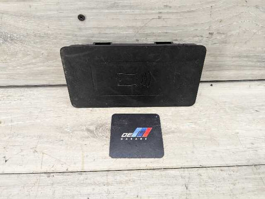 OEM BMW G20 G22 G23 G26 G80 M3 Center Console Storage Phone Car Wireless Charger