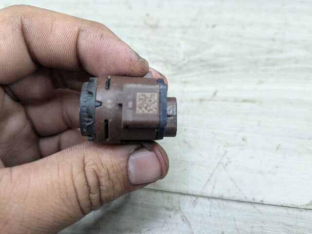 OEM BMW G20 G22 G23 G26* G42 G80 G82 Parking Distance Sonic PDC Sensor RED