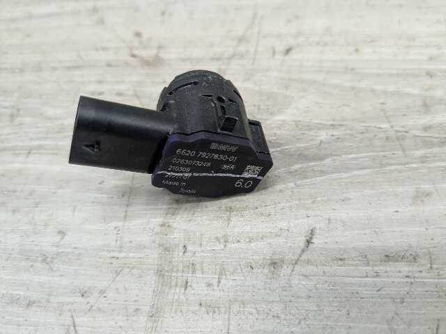 OEM BMW G20 G22 G23 G26* G42 G80 G82 Parking Distance Sonic PDC Sensor RED