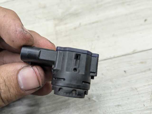 OEM BMW G20 G22 G23 G26* G42 G80 G82 Parking Distance Sonic PDC Sensor RED