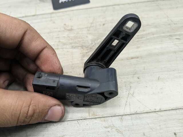 OEM BMW G01 G12 G20 G22 G23 G30 G80 M3 M4 FRONT Left Right Height Level Sensor