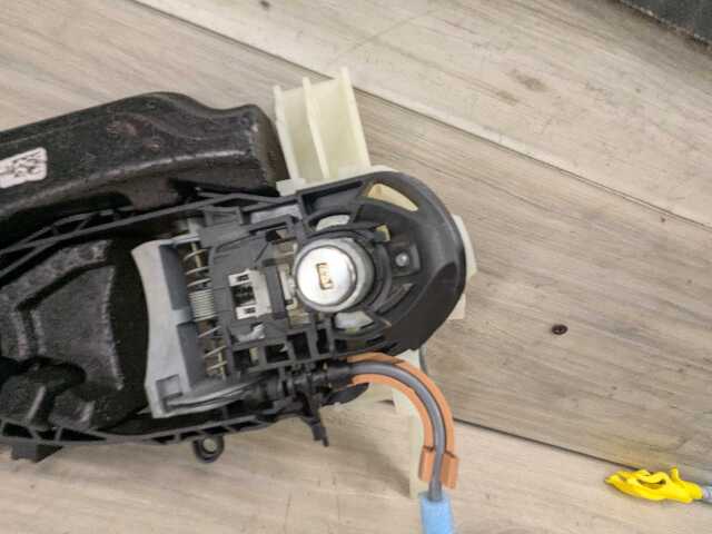 OEM BMW G22 G23 G82 G83 LEFT DRIVER Side Door Handle Bracket Lock Latch Actuator