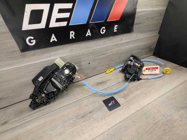 OEM BMW G22 G23 G82 G83 LEFT DRIVER Side Door Handle Bracket Lock Latch Actuator