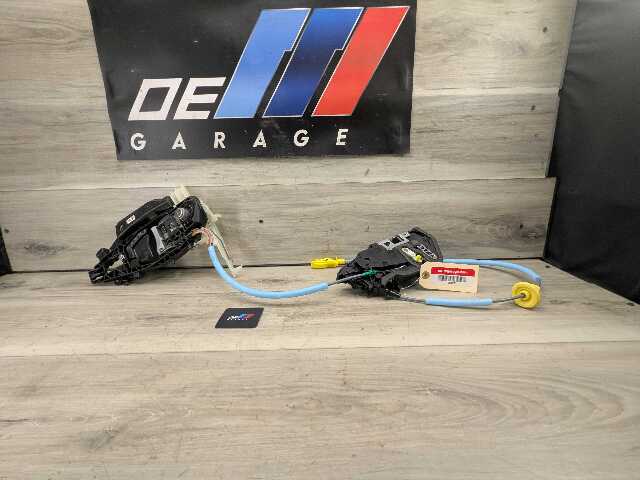 OEM BMW G22 G23 G82 G83 LEFT DRIVER Side Door Handle Bracket Lock Latch Actuator