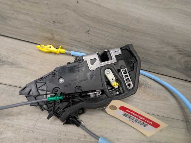 OEM BMW G22 G23 G82 G83 LEFT DRIVER Side Door Handle Bracket Lock Latch Actuator