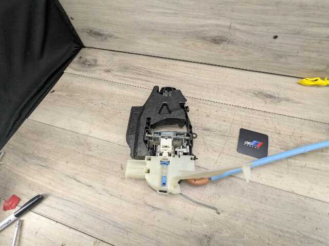 OEM BMW G22 G23 G82 G83 LEFT DRIVER Side Door Handle Bracket Lock Latch Actuator