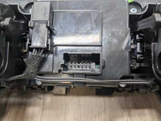 OEM BMW G01 G20 G22 G23 G26 G80 G82 AC Vent Heater Climate Control Switch Panel