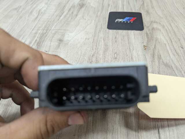 16-20 OEM BMW G11 G12 G30 Blind Spot Lane Change Warning Radar Sensor Module