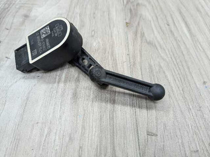 OEM BMW F30 F80 F90 G30 G20 M3 M4 M5 Rear Right Suspension Height Level Sensor