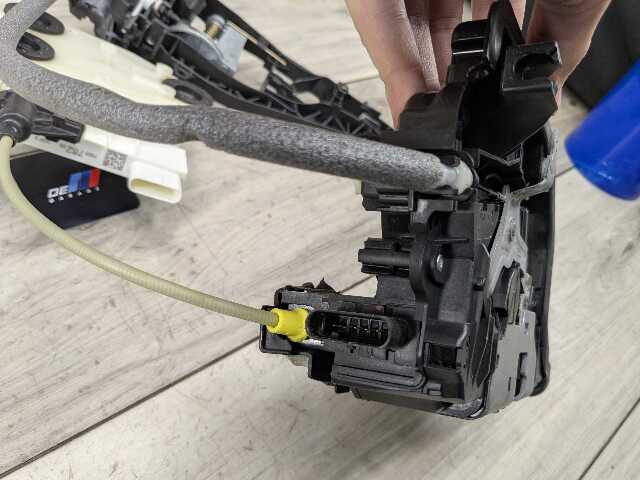 OEM BMW F15 F16 F86 X5 FRONT Right Passenger Door Lock Latch Actuator SOFT CLOSE