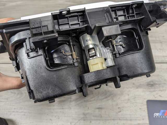 19-24 OEM BMW G20 330 M340 Center Console Cup Holder Storage Compartment