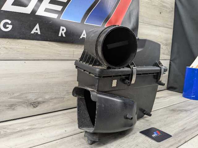 OEM BMW G20 G22 G23 G26 G42 330 430 Engine B46 Air Box Filter Cleaner Housing