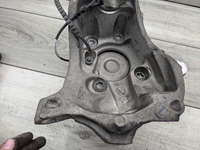 19-25 OEM BMW G20 G22 G23 FRONT Right Passenger Hub Spindle Knuckle Bearing RWD