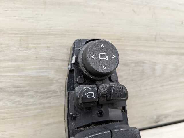 19-25 OEM BMW G15 G22 G82 F92 Front Left Driver Master Door Window Switch Button