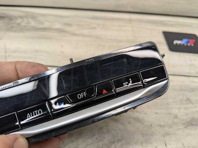 OEM BMW G20 G22 G23 G26 G80 G82 G83 Rear AC Air Climate Control Switch Module