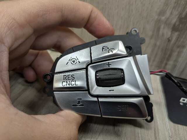 *16-19 OEM BMW G11 G12 740 750 SPORT Steering Wheel Multifunction Switch Button
