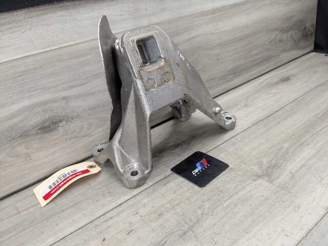 21-25 OEM BMW G80 G82 G83 G87 M3 M4 Right Passenger Engine Mount Support Bracket