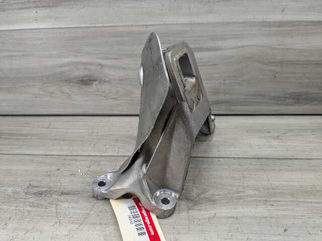 21-25 OEM BMW G80 G82 G83 G87 M3 M4 Right Passenger Engine Mount Support Bracket