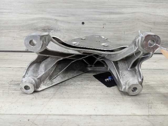 21-25 OEM BMW G80 G82 G83 G87 M3 M4 Right Passenger Engine Mount Support Bracket