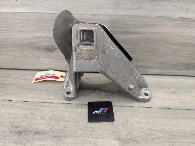 21-25 OEM BMW G80 G82 G83 G87 M3 M4 Right Passenger Engine Mount Support Bracket