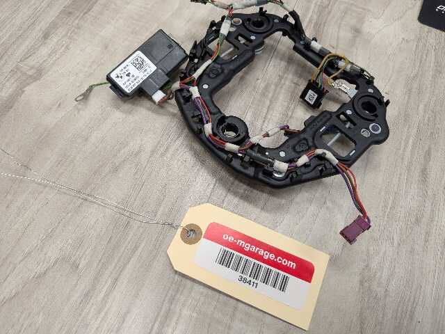16-19 OEM BMW F90 G11 G12 740 750 Steering Wheel Touch Detection Control Module