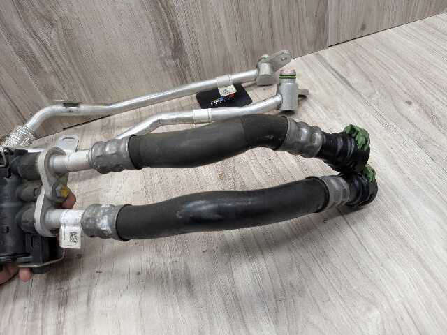 16-19 OEM BMW F90 M5 G12 750 G30 M550 Transmission Oil Cooler Line Inlet Outlet