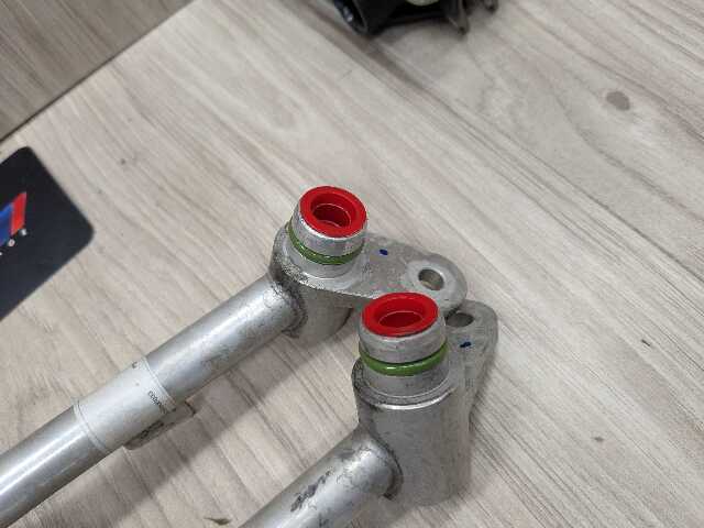 16-19 OEM BMW F90 M5 G12 750 G30 M550 Transmission Oil Cooler Line Inlet Outlet