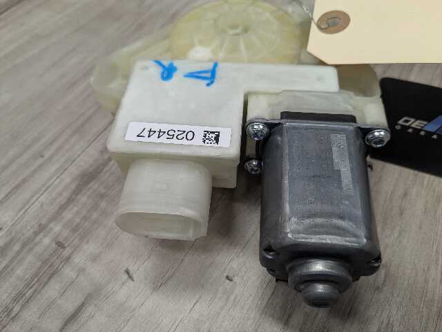 OEM BMW G01 G12 740 750 M760 REAR RIGHT PASSENGER Door Window Regulator Motor