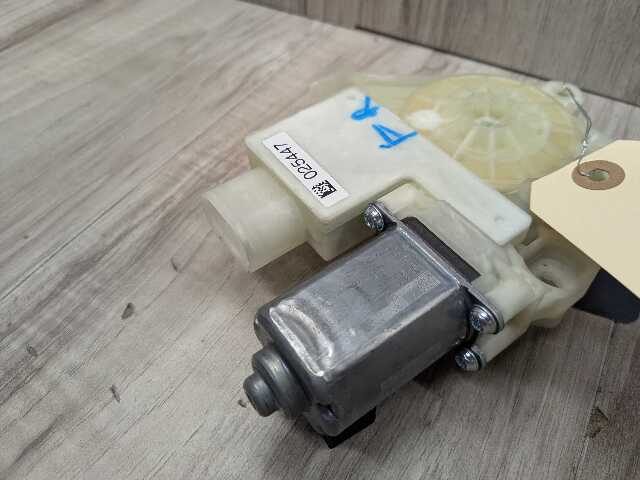 OEM BMW G01 G12 740 750 M760 REAR RIGHT PASSENGER Door Window Regulator Motor