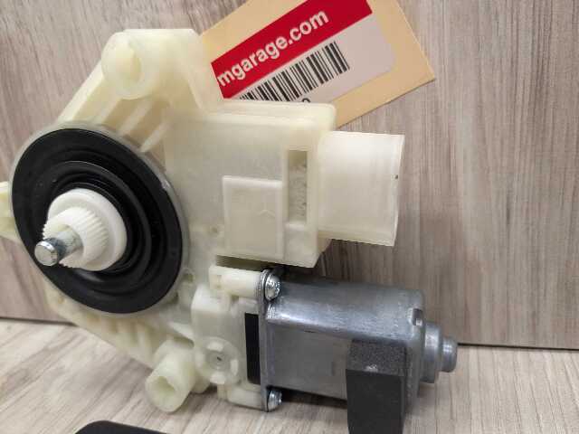 OEM BMW G01 G12 740 750 M760 REAR RIGHT PASSENGER Door Window Regulator Motor