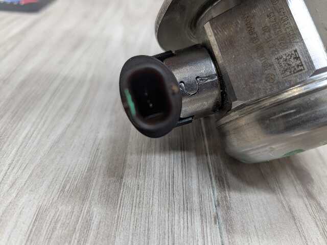 16-20 OEM BMW G11 G12 750 G30 M550 Engine N63R HPFP High Pressure Fuel Pump 5-8